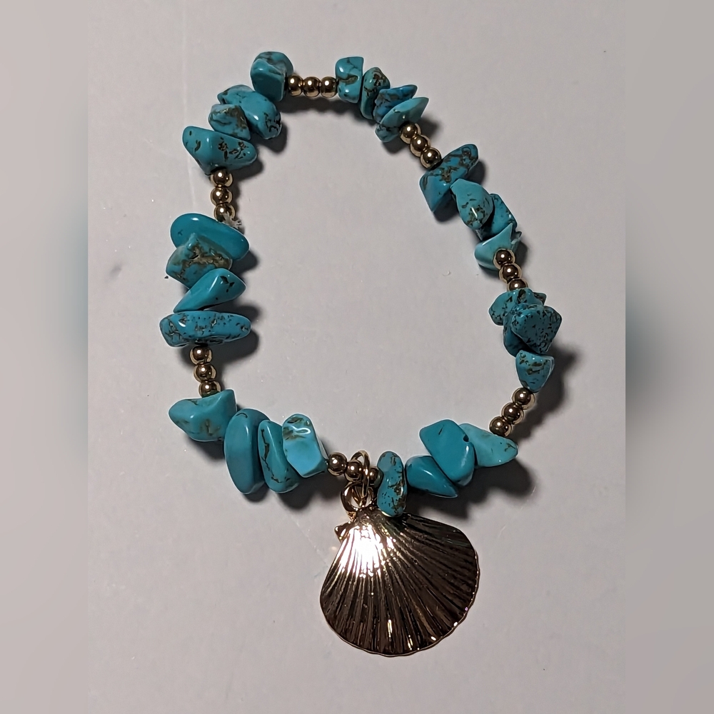 Hawaiian Bracelet, Turquoise and Gold Colors, With Shell Charm